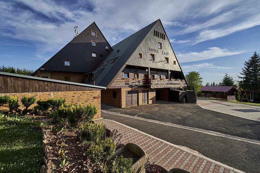 Hotel Žalý
